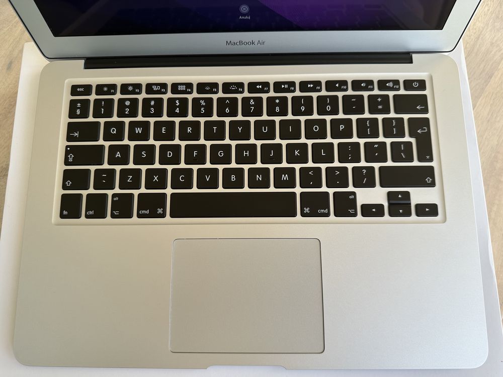 13 calowy MacBook Air 128 GB 13,3 cala i5 komunia