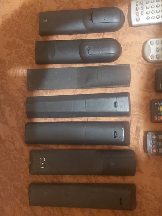 Продам  пульты к телевизору.