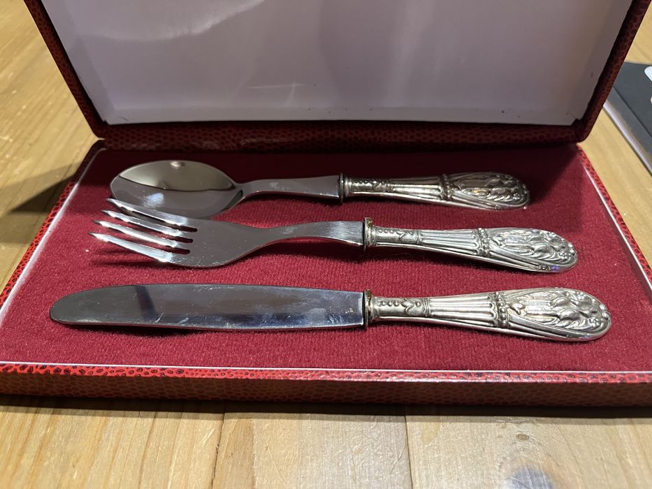 Talheres com cabos em prata