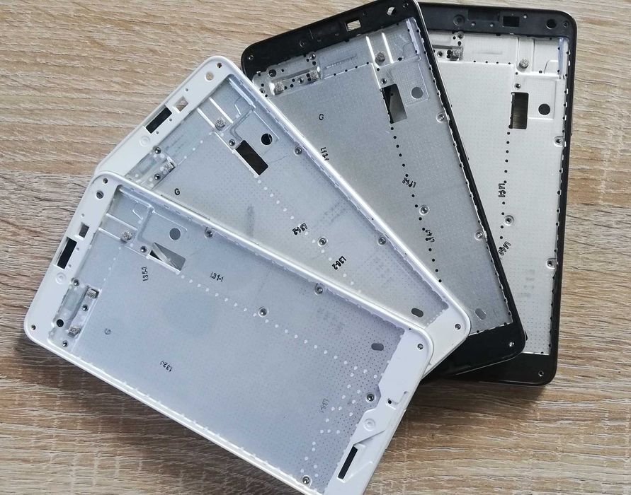 Lumia 650 ramka ekranu LCD.