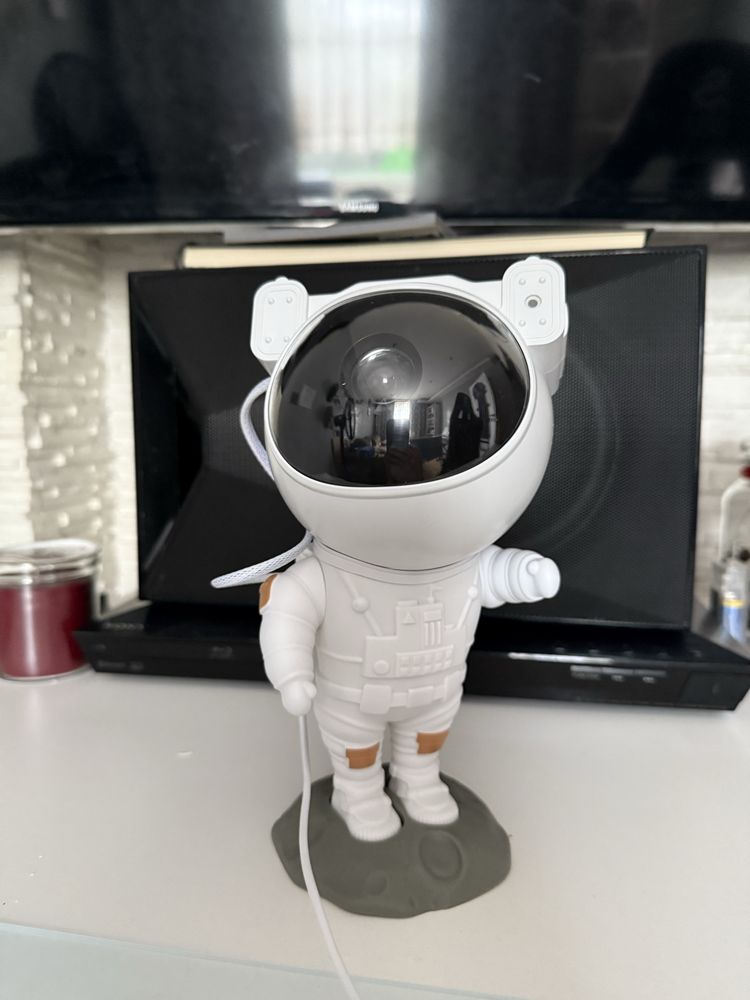 Astronauta projektor gwiazd