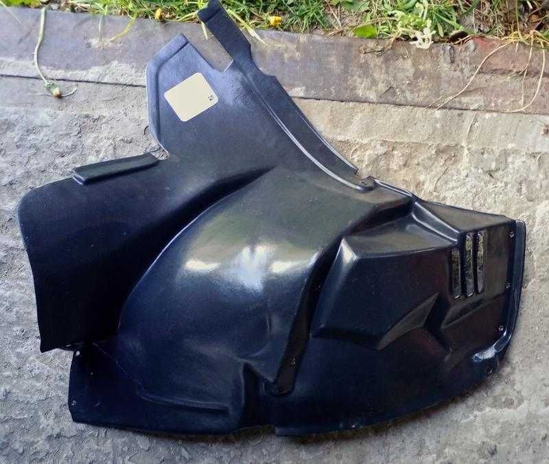 Підкрилок передній правий передня частина