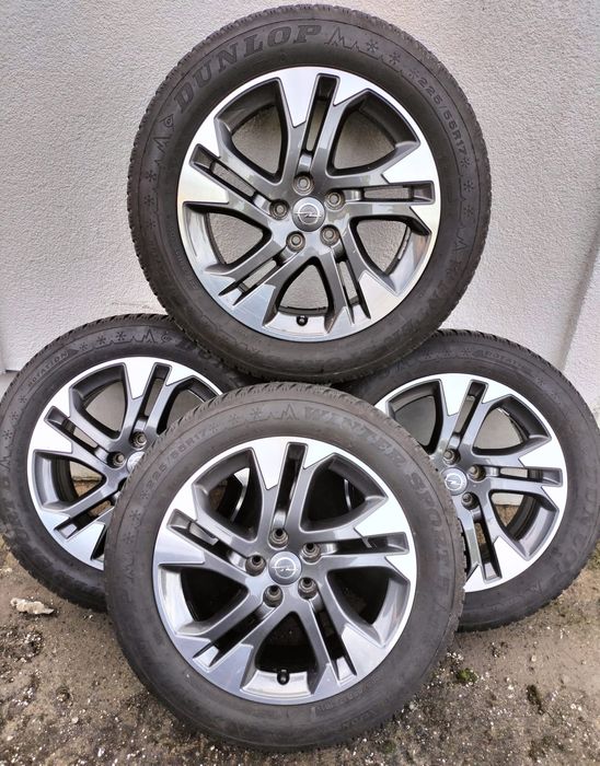 Felgi z oponami zimowymi Opel Vivaro Zafira 7x17 ET46 5x108