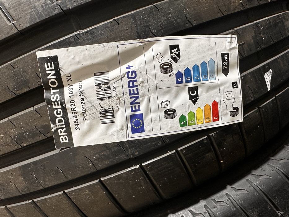 Pneus Bridgestone 245/45-20 Potenza Sport