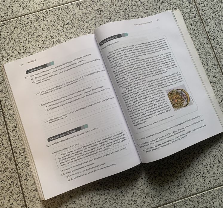 Livro Português Claro 12 ano - módulos 9, 10, 11 e 12