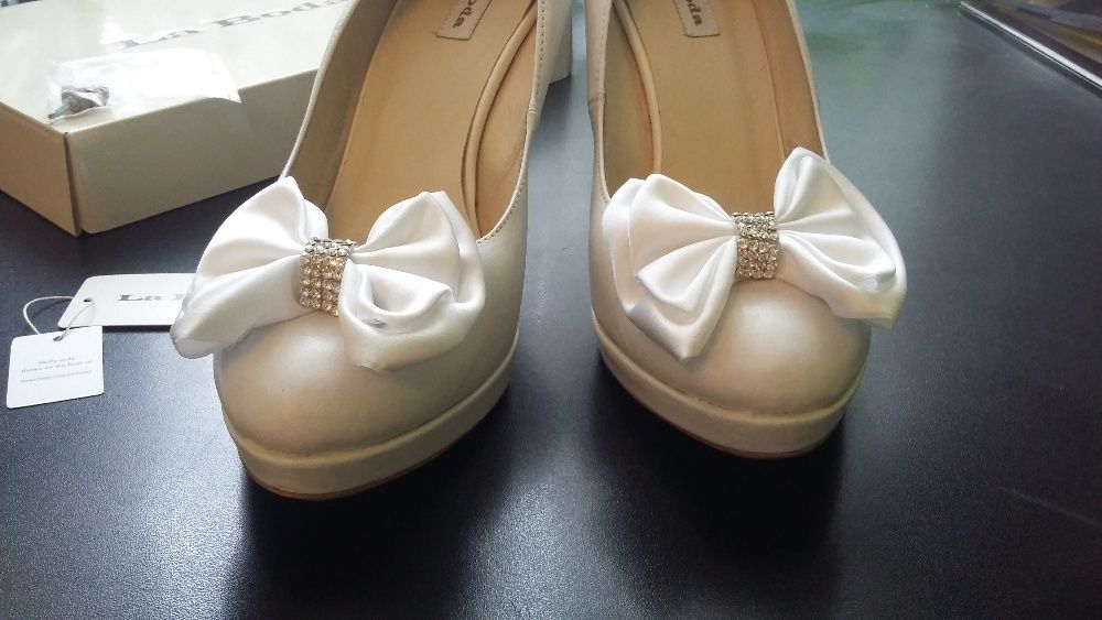 Ślubne buty firmy La Boda skóra naturalna rozmiar 39 Idealnie miękkie