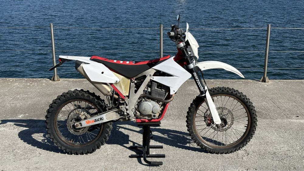 AJP PR4 240cc 2015