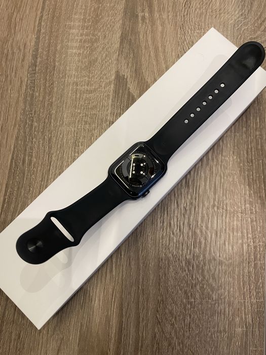 Apple Watch 6 (44 mm)