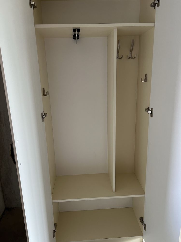 Продам шафу 240*82 і тумбу 103*55 в ідеальному стані