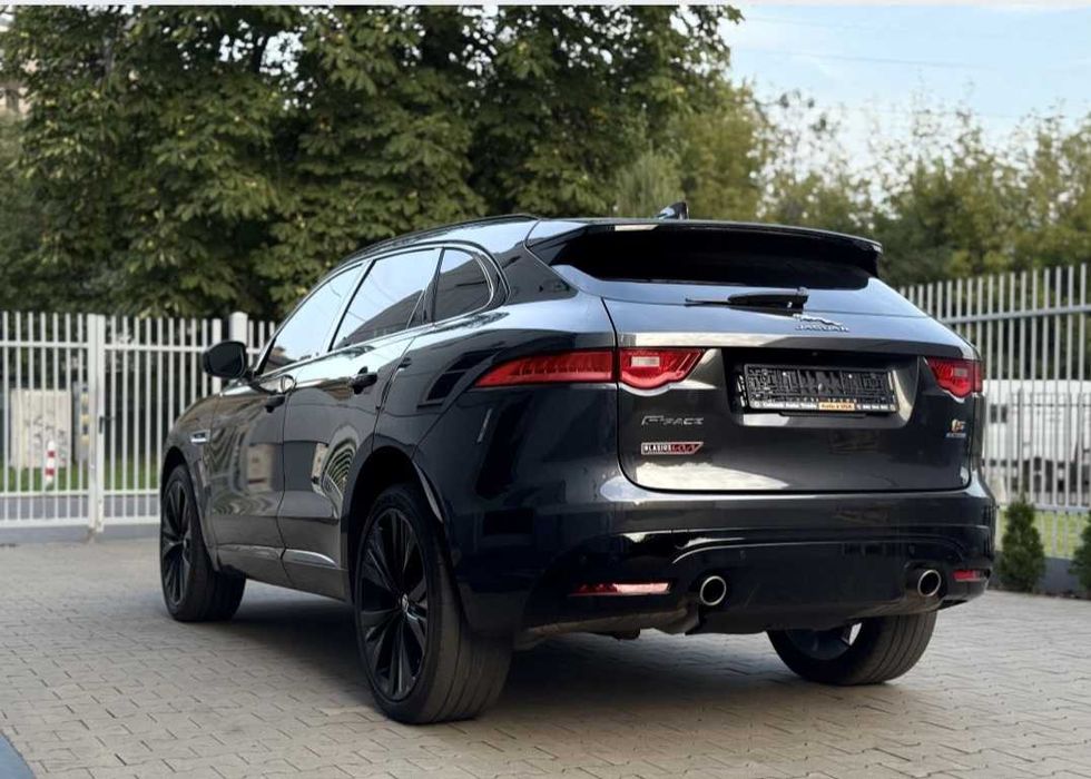 Jaguar F Pace Sport AWD в лізінг