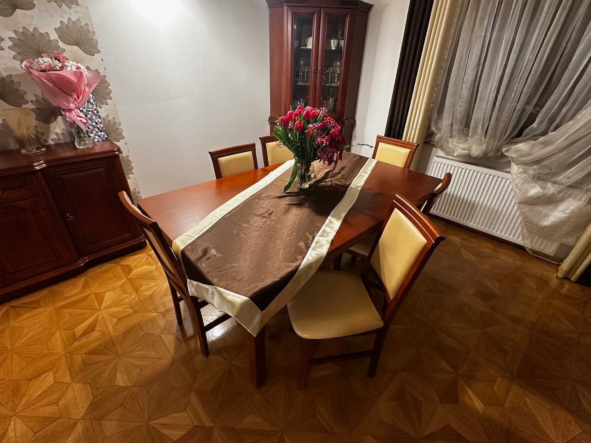 Zestaw mebli drewnianych do salonu