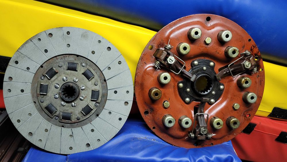 Sprzęgło kpl. Mtz 82 i rozrusznik z przekładnią