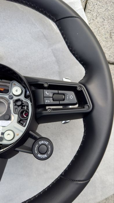 Kierownica Porsche Macan S 2023 Sport Chrono Package Plus , ogrzewana.