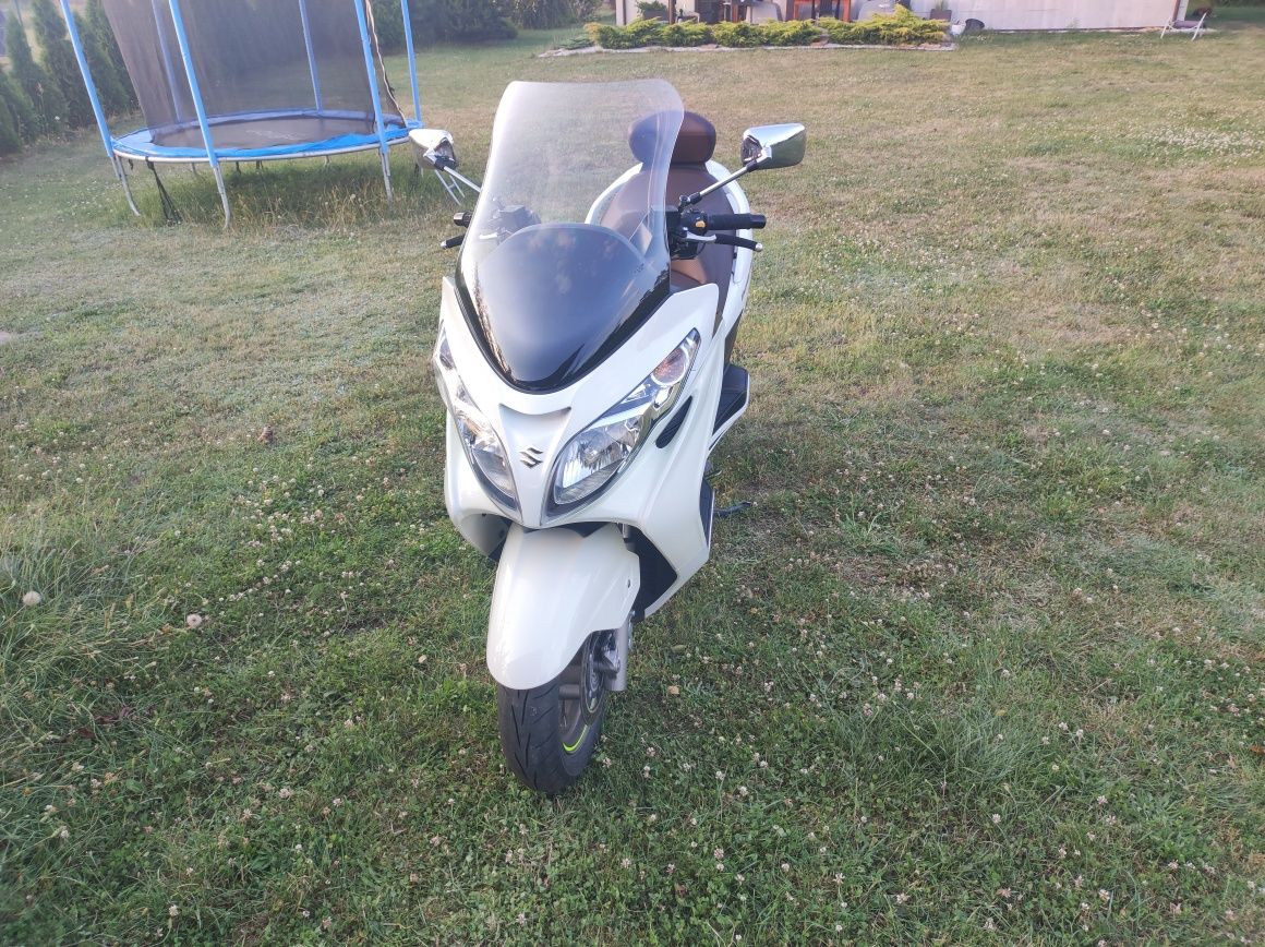 Suzuki Burgman 400 biała perła