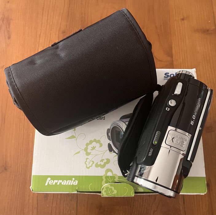 Videocámara Digital (5 Mpx, Zoom óptico de 5X, 32 MB