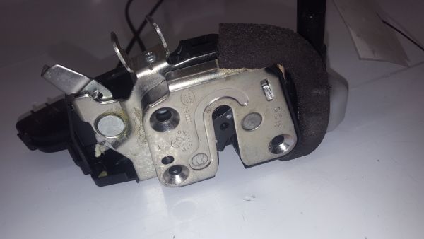 Fechadura / fecho porta frente esquerdo NISSAN Juke (F15)