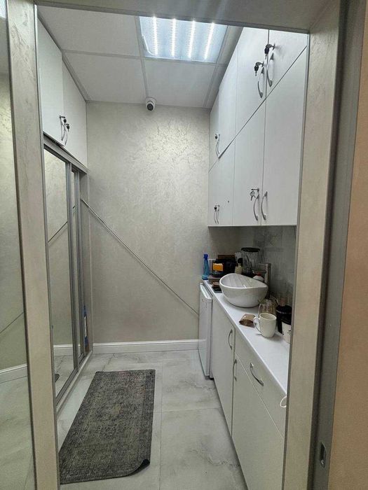 Косметологічна клініка з меблями на Печерську в ЖК KADORR