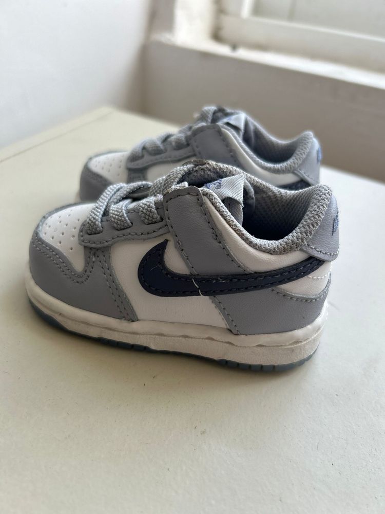 Vendo nike dunk cinzentas novas