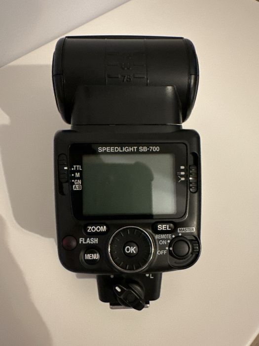 Flash NIKON SB-700
