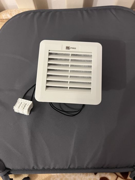 Вентилятор з фільтром змінного струму RS PRO