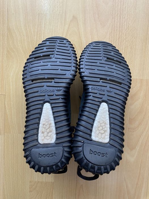 Yeezy 350 pirate black