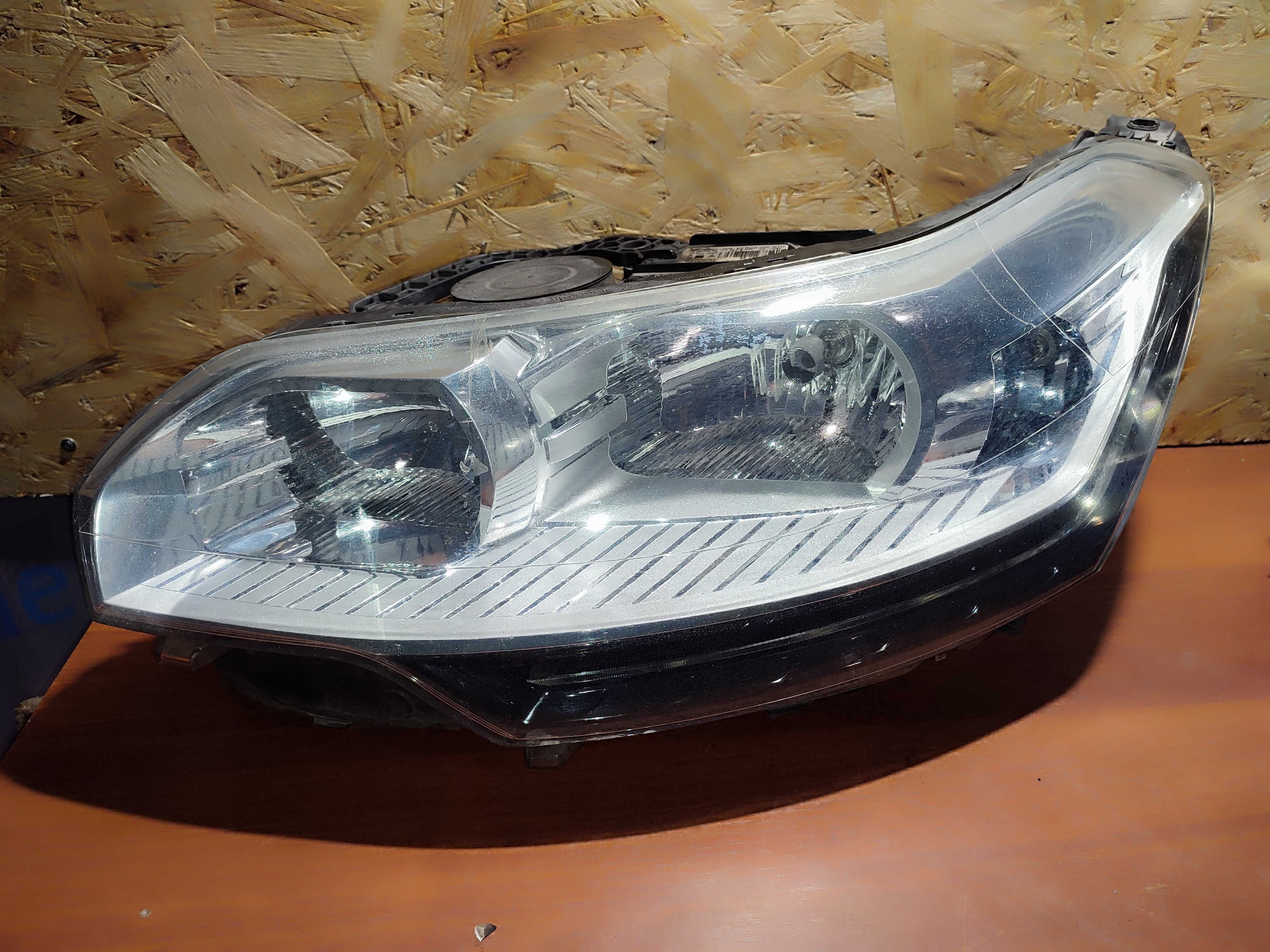 Фара левая c LED подсветкой Citroen C5 второе поколение с 2008г.в.