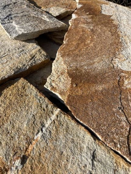 Naturalny Kamień Łupek Złoty Akwarium Oczko Wodne Okładzina Kaskady