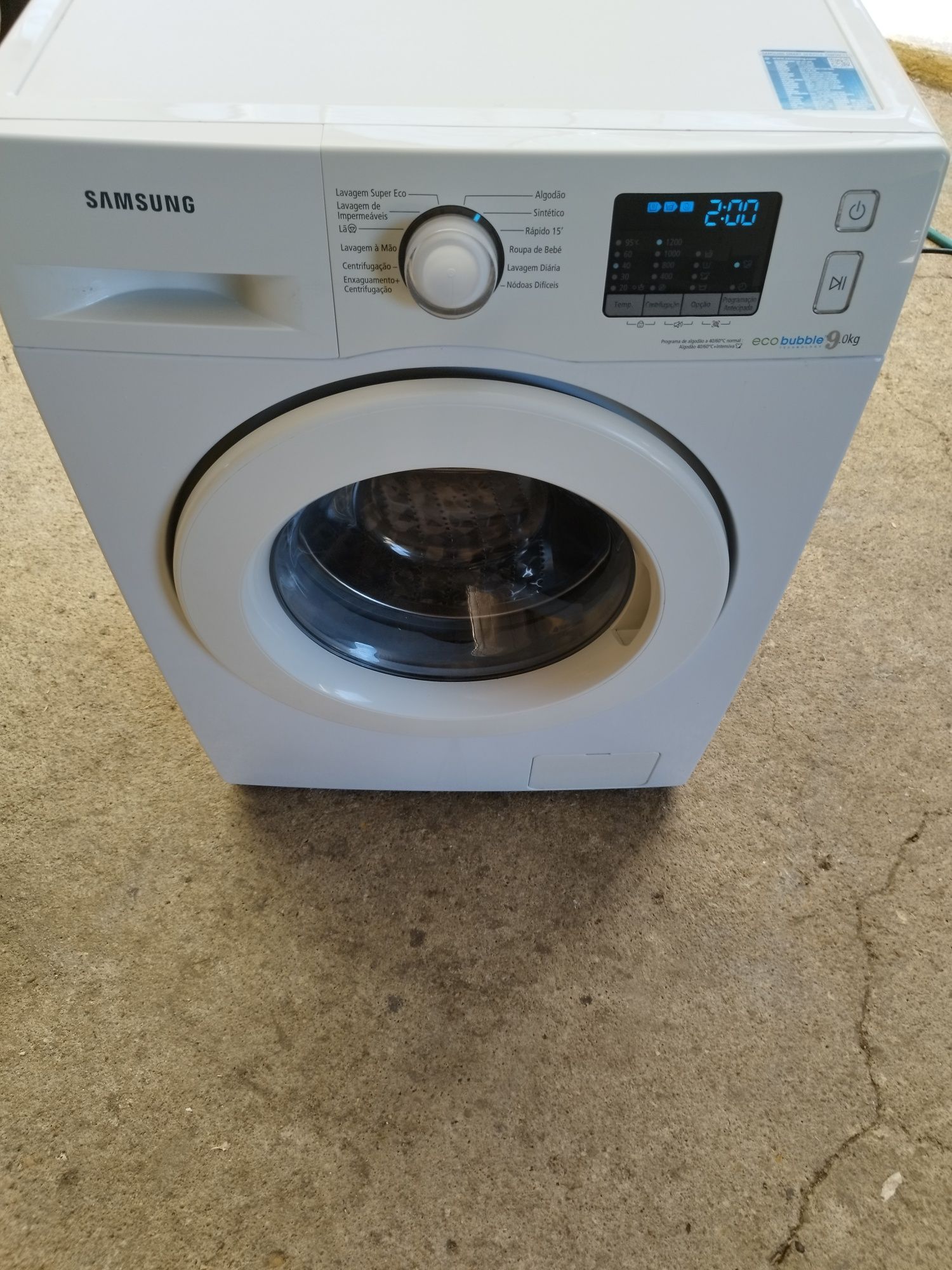 Máquina de lavar roupa Samsung 9 kg.