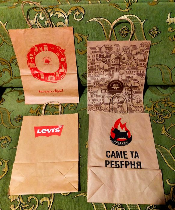 Крафтовий пакет з малюнком фірмовий