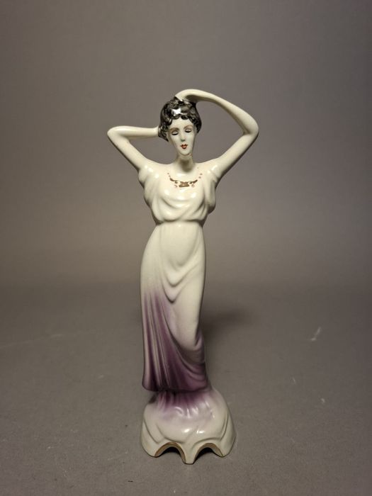 Figurka  porcelana Jezela