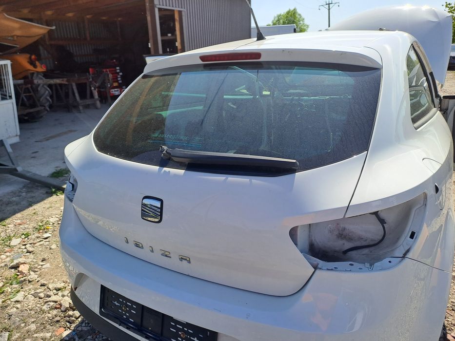 Kompletna klapa tył Seat Ibiza IV 4 3 drzwi w kolor LB9A