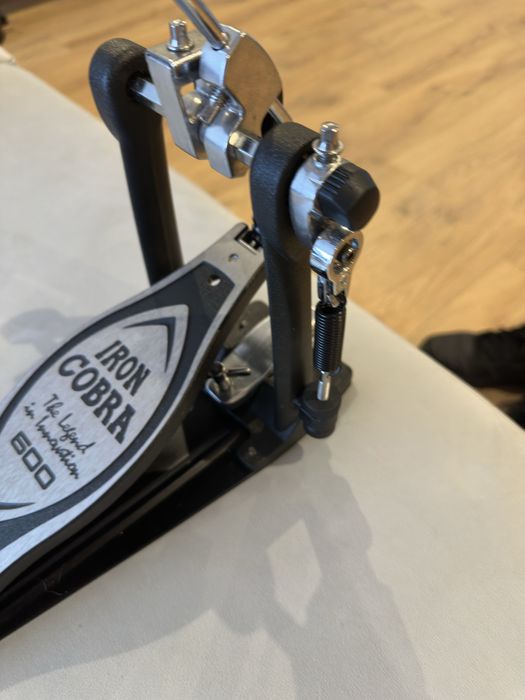 Iron Cobra pedal de bombo simples