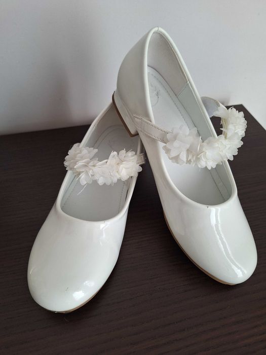 Lakierowane czółenka komunijne Nelli Blu r.36