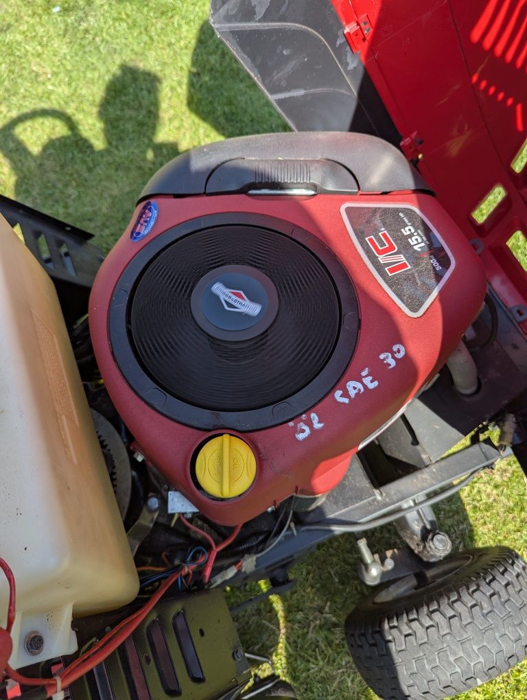 Kosiarka traktorek Castelgarden Twin-Cut Briggs Stratton 16/102