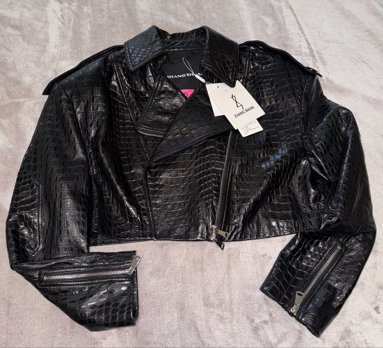 Натуральная косуха кожаная куртка укороченая змеиная кожа черная питон
