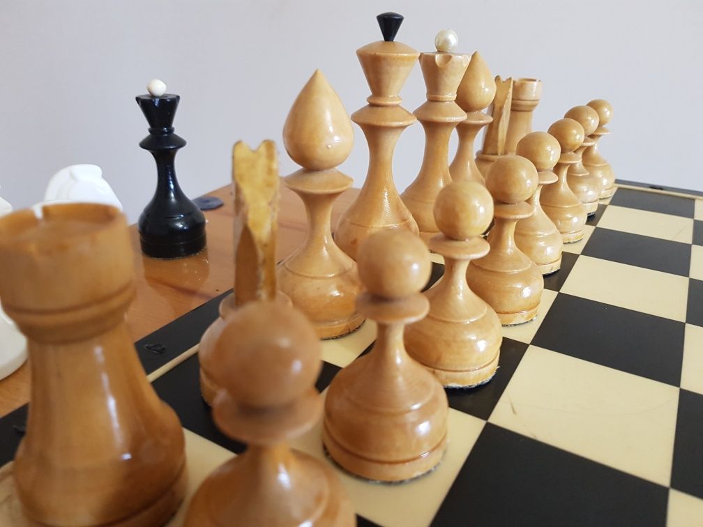 Великі дерев'яні шахмати, шахи 70ті роки