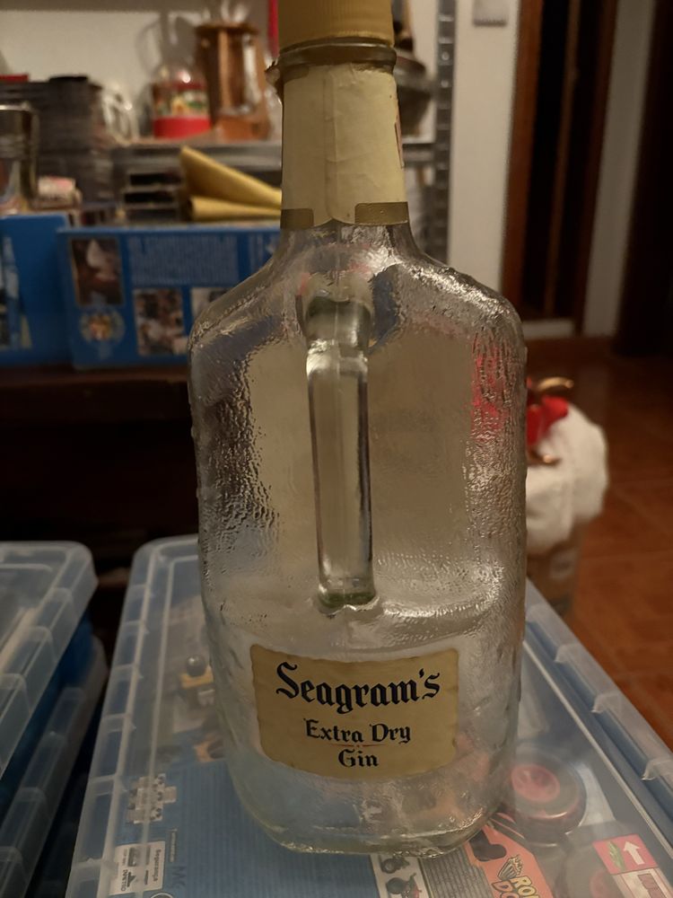 Garrafa vazia Seagram’s