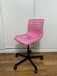 Cadeira rosa do Ikea