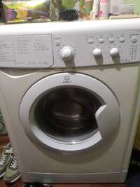 Продам стиральную машину Индезит iwsc5085