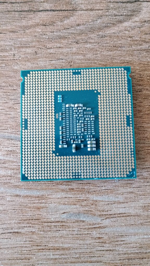 Sprzedam procesor Intel I3 7100