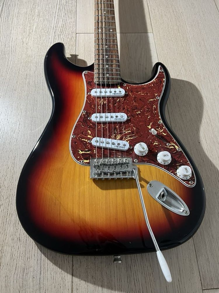 Sprzdam gitarę HARLEY BENTON ST62SB i wzmacniacz ROLAND CUBE 15XL