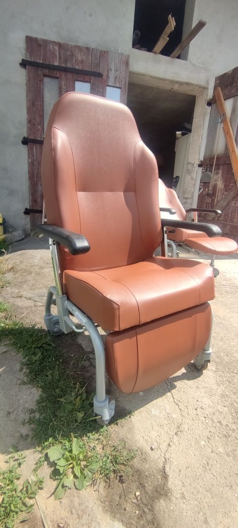 Wielofunkcyjny fotel geriatryczny