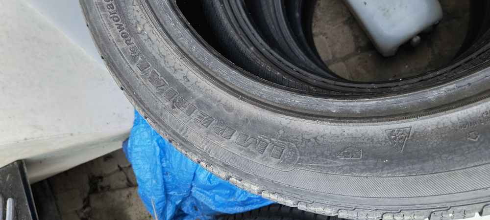 Opony zimowe komplet 235/55/19