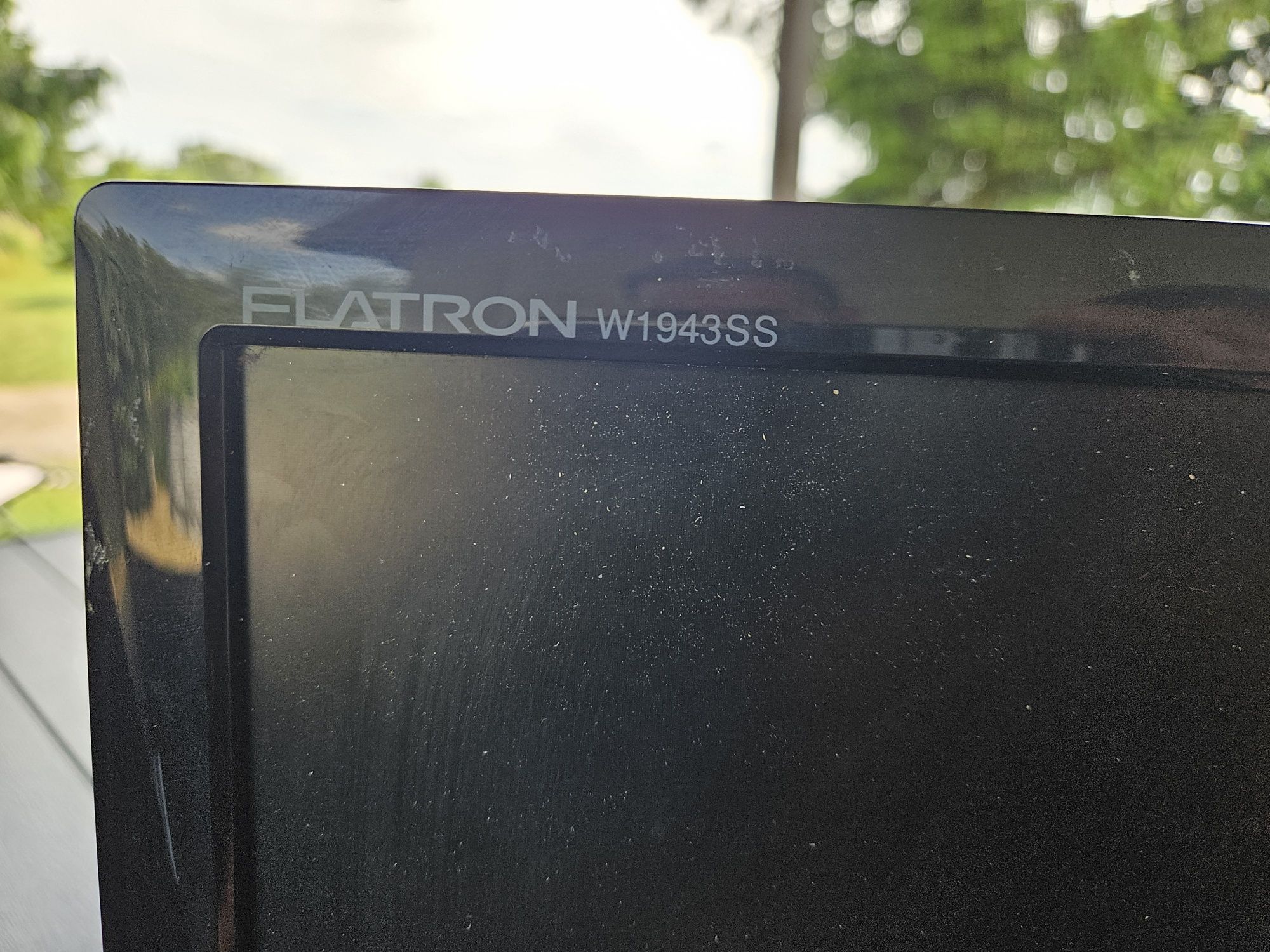Sprzedam monitory LG FLATRON L1954SM W1943SS L1919S