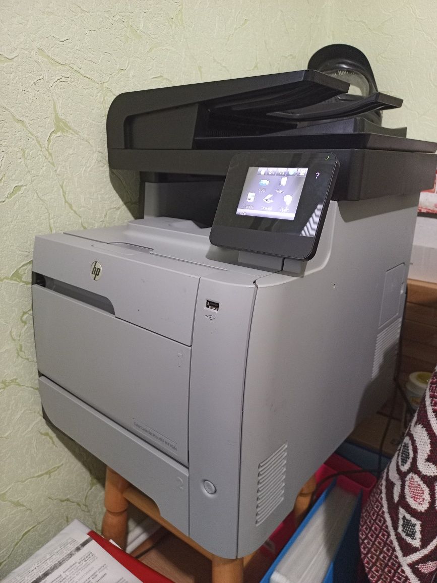 Продам кольоровий багатофункціональний пристрій (МРУ) HP MFP M476dn