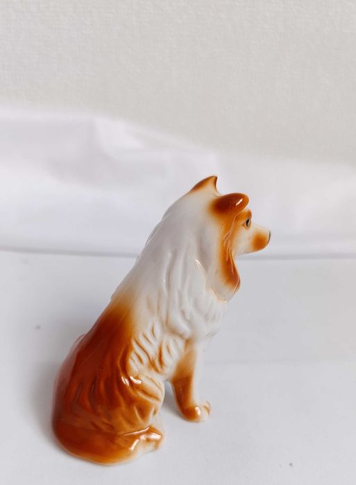 Figura de Cão em Porcelana