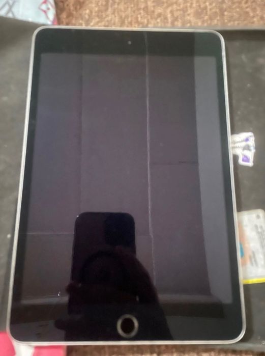 Продам Айпад 4мини