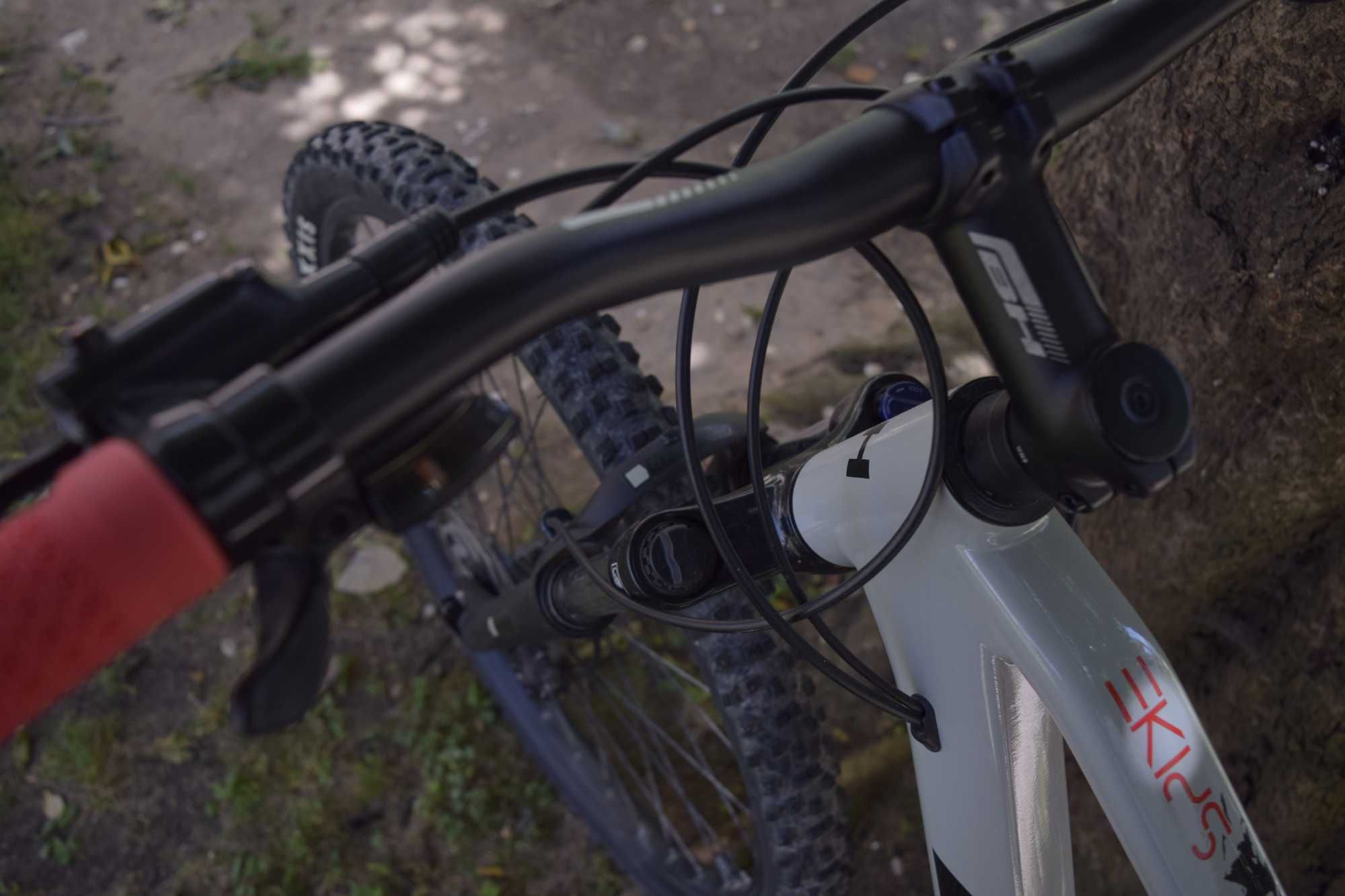 Bicicleta BH Spike 2.0 BTT com pedais como Nova