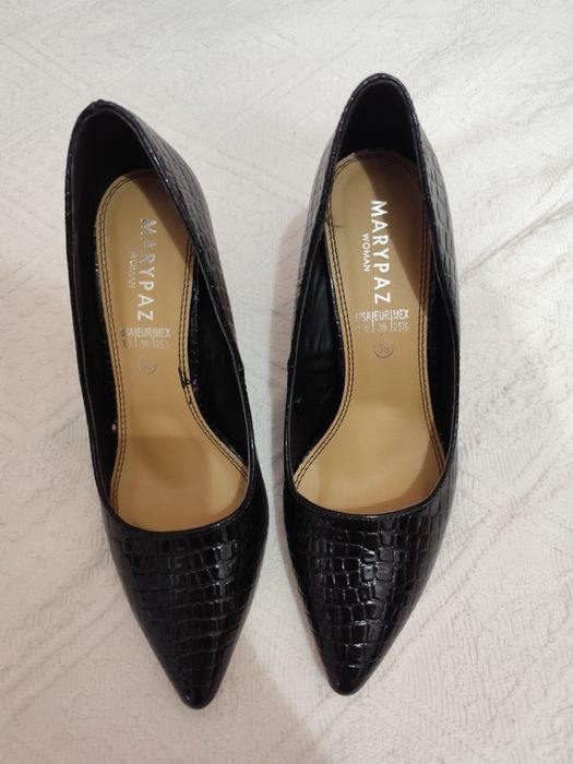 Sapatos pretos Marypaz