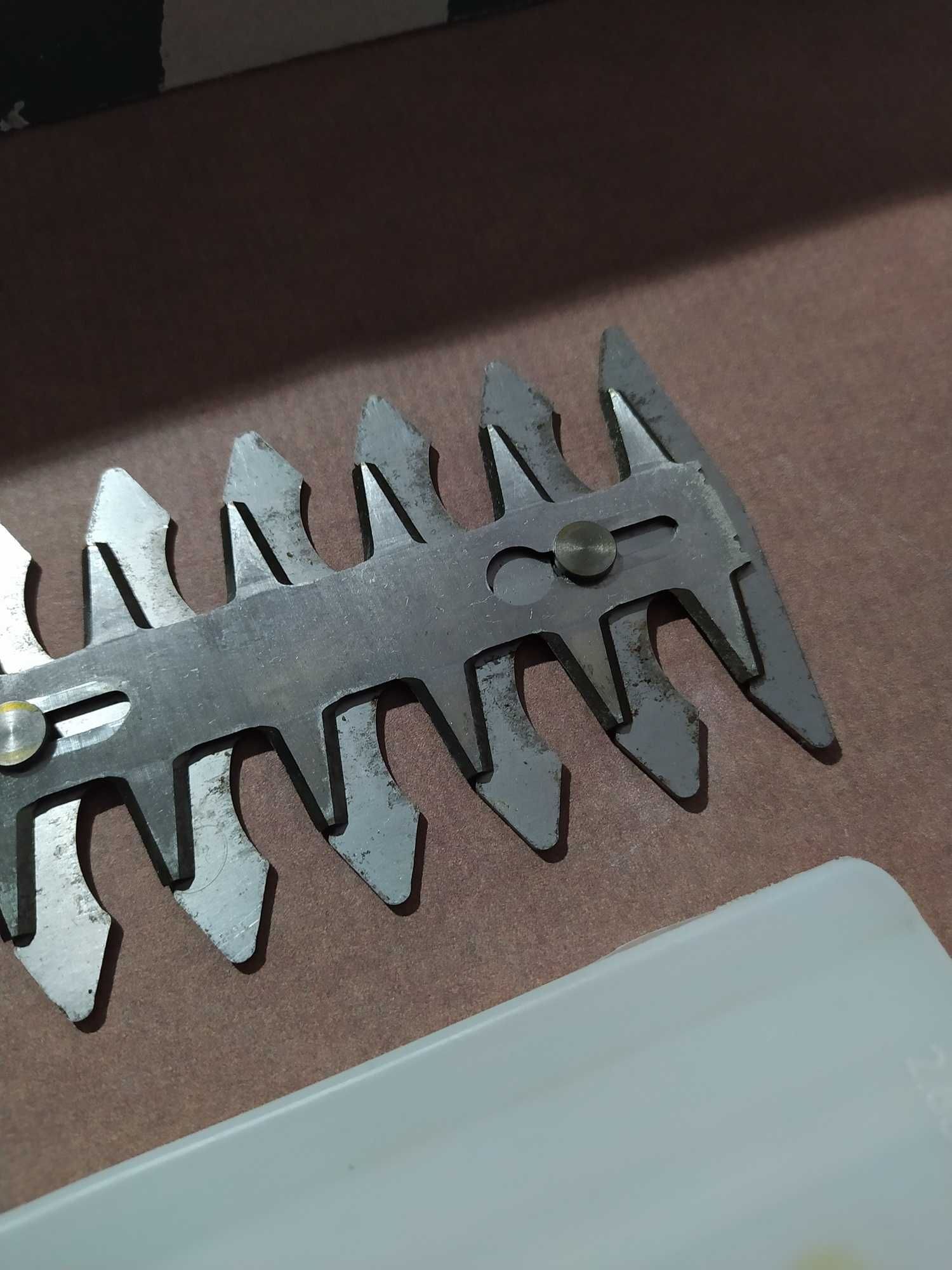 Akumulatorowe nożyce do krzewów EasyShear